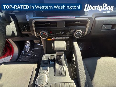 Used 2024 Toyota Tacoma SR5 AWD/4WD image 17