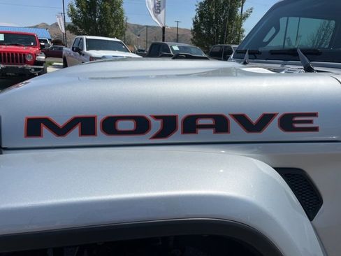 Used 2023 Jeep Gladiator Mojave w/ Cold Weather Group image 10