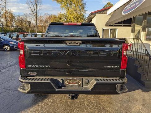 Used 2022 Chevrolet Silverado 1500 Custom AWD/4WD image 4