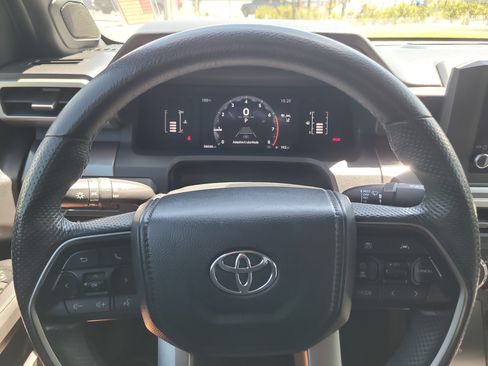 Certified 2024 Toyota Tacoma SR5 w/ SR5 Upgrade Package AWD/4WD image 28