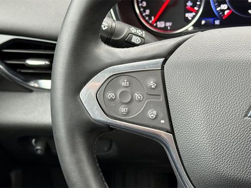 Used 2023 Chevrolet Traverse Premier image 33