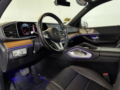 Used 2023 Mercedes-Benz GLS 450 4MATIC image 15