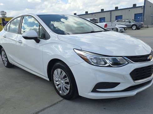 Used 2017 Chevrolet Cruze LS FWD image 35