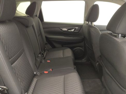 Used 2017 Nissan Rogue SV w/ SV Premium Package image 19