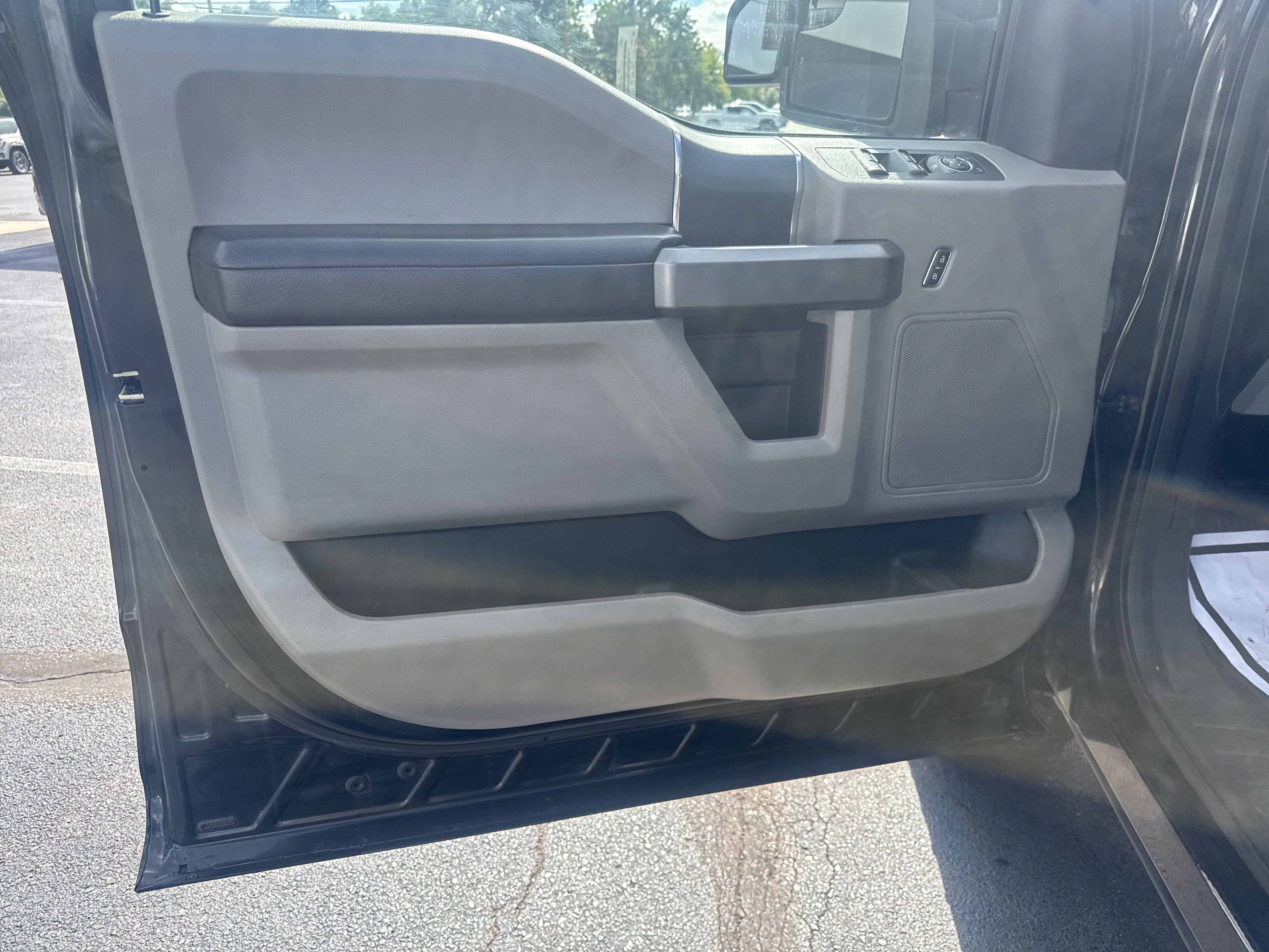 Used 2018 Ford F150 XLT AWD/4WD image 7