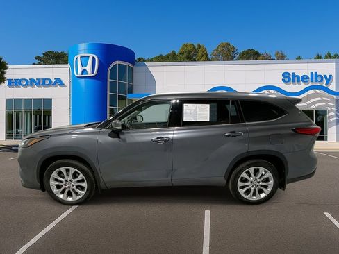 Used 2023 Toyota Highlander Limited image 5