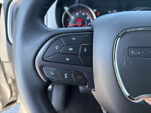 Used 2019 Dodge Charger SXT RWD image 29