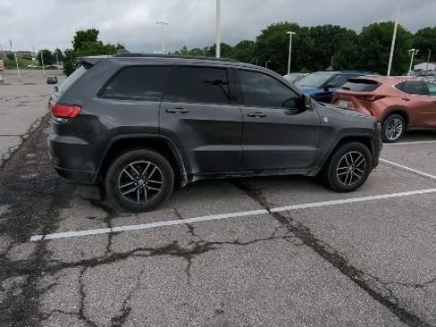Used 2018 Jeep Grand Cherokee Trailhawk AWD/4WD image 8