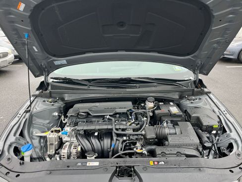 Used 2025 Hyundai Elantra SEL image 33