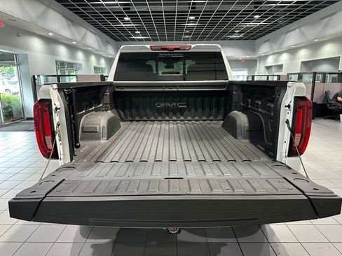 New 2025 GMC Sierra 1500 AT4 w/ Technology Package image 9