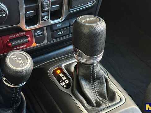 Used 2025 Jeep Gladiator Willys image 24