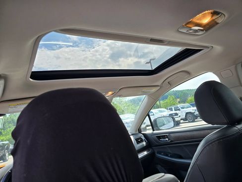 Used 2018 Subaru Outback 2.5i Limited AWD/4WD image 11