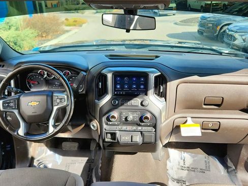 Used 2021 Chevrolet Silverado 1500 LT image 32
