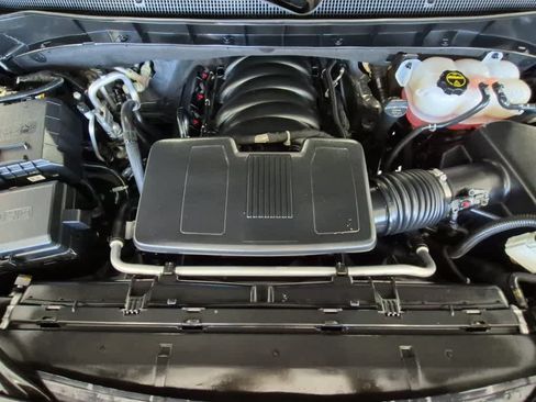 Used 2025 Chevrolet Suburban High Country AWD/4WD image 23