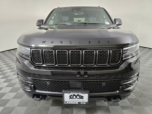 New 2025 Jeep Wagoneer L Series II w/ HD Trailer Tow Package w/25F image 9