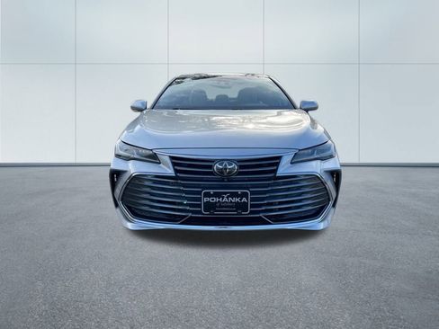Used 2019 Toyota Avalon Limited image 3