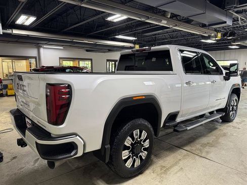 Certified 2025 GMC Sierra 3500 Denali w/ Denali Reserve Package AWD/4WD image 4