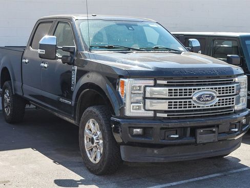 Used 2018 Ford F250 Platinum w/ Platinum Ultimate Package image 3