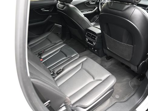 Used 2019 Audi Q7 3.0T Premium Plus w/ Premium Plus Package AWD/4WD image 19