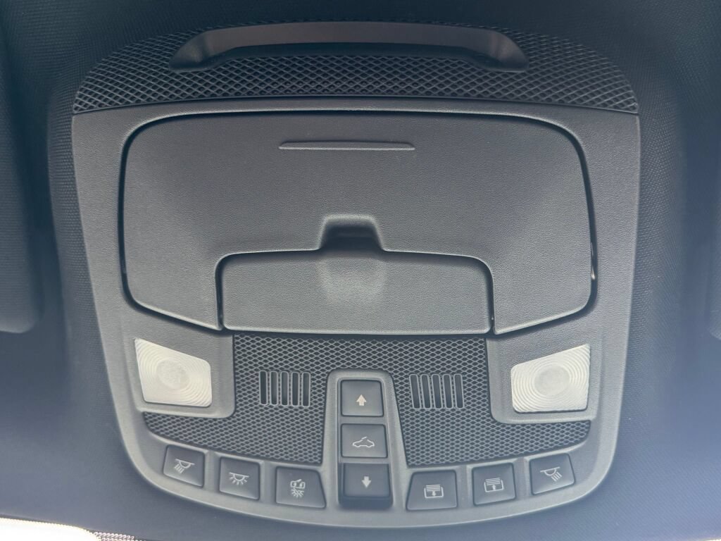 Used 2018 Ford Expedition Max XLT w/ Equipment Group 202A AWD/4WD image 37
