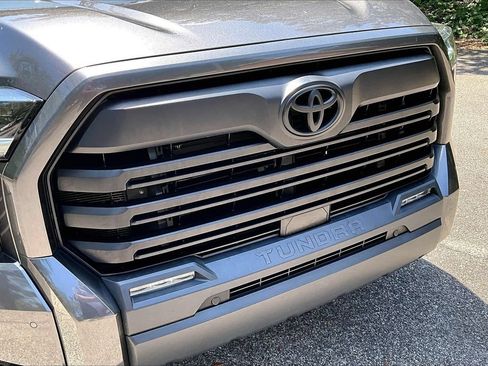 Used 2022 Toyota Tundra SR5 w/ SR5 Convenience Package AWD/4WD image 33