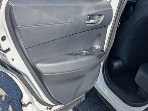 Used 2025 Toyota Corolla Cross AWD Hybrid image 18