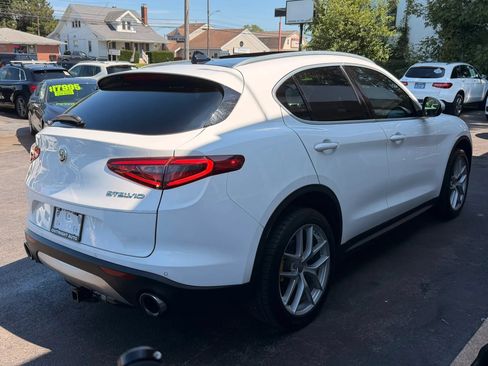 Used 2019 Alfa Romeo Stelvio Ti Lusso w/ Quick Order Package 22X Lusso AWD/4WD image 3