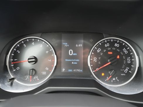 Used 2021 Toyota RAV4 LE AWD/4WD image 25