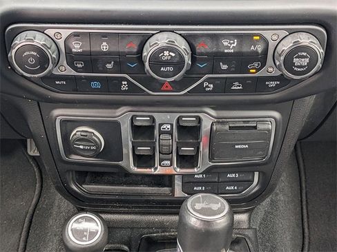 Used 2023 Jeep Wrangler Unlimited Sahara w/ Cold Weather Group image 13