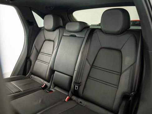 Used 2019 Porsche Cayenne S AWD/4WD image 18