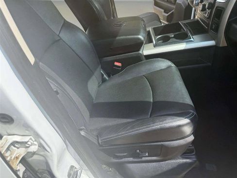 Used 2014 RAM 1500 Laramie image 32