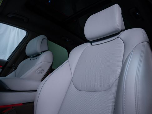 New 2026 Genesis GV70 2.5T Advanced AWD/4WD image 18