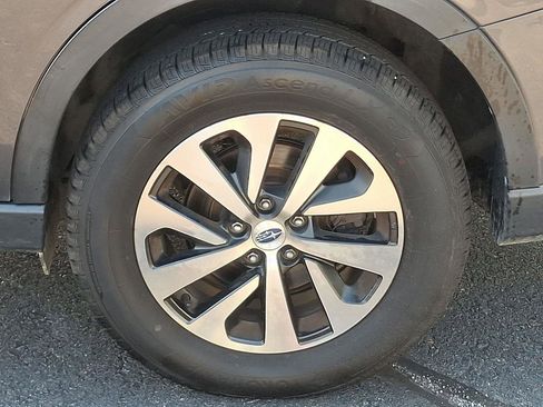 Used 2020 Subaru Outback Premium w/ Popular Package #1 image 10