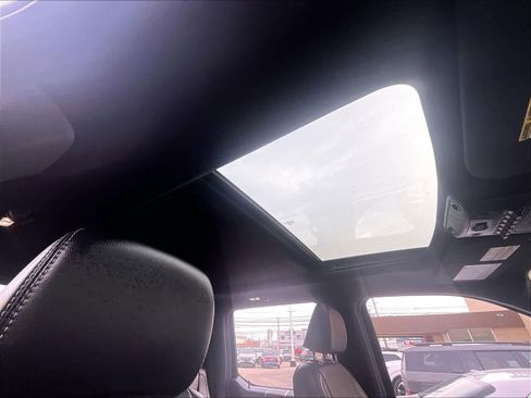 Used 2022 Ford F350 Lariat w/ Chrome Package image 22