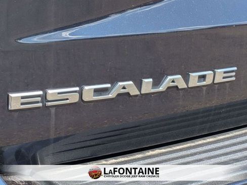 Used 2021 Cadillac Escalade Premium Luxury image 10