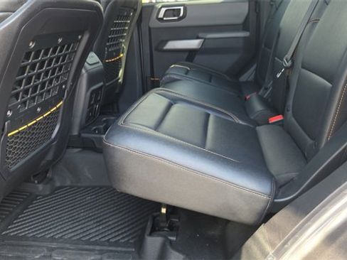 Used 2022 Ford Bronco Badlands w/ Sasquatch Package image 22