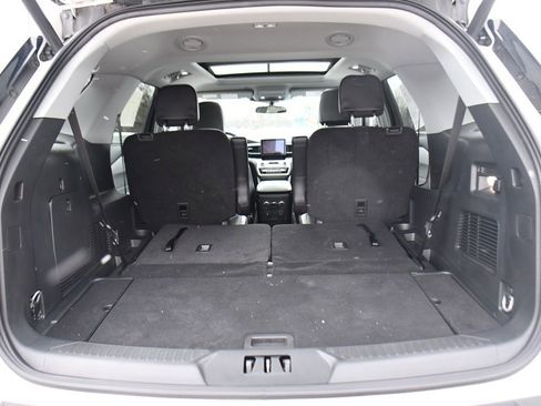 Used 2023 Ford Explorer XLT w/ Equipment Group 202A image 19