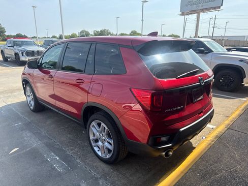 Used 2025 Honda Passport EX-L image 5
