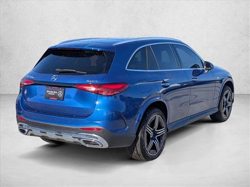 New 2025 Mercedes-Benz GLC 350e 4MATIC image 2