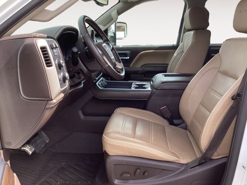 Used 2019 GMC Sierra 2500 Denali w/ Duramax Plus Package image 28