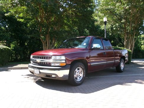 Used 1999 Chevrolet Silverado 1500 LS w/ Firm Ride Suspension Pkg RWD image 1