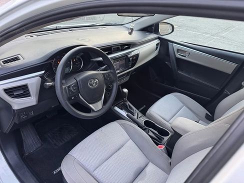 Used 2016 Toyota Corolla LE FWD image 12