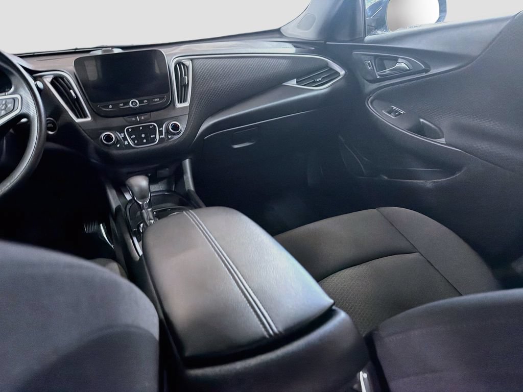 Used 2025 Chevrolet Malibu LT FWD image 23