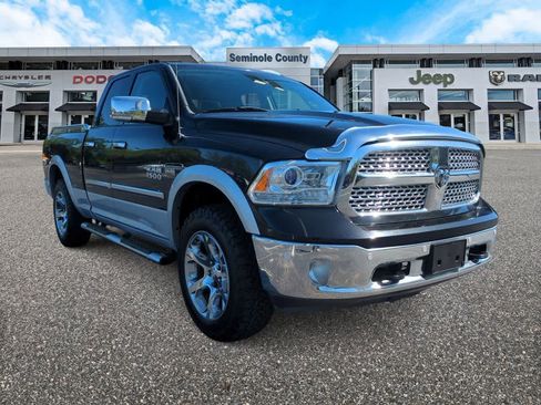 Used 2017 RAM 1500 Laramie w/ Convenience Group AWD/4WD image 2