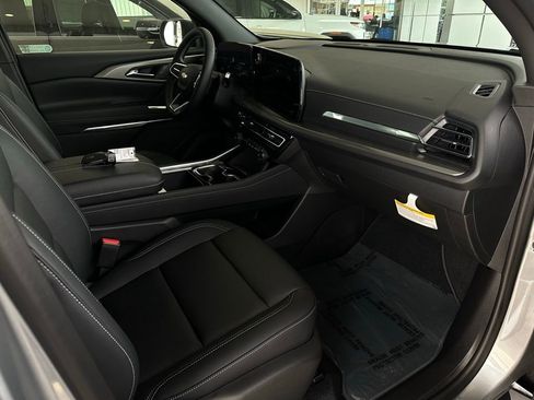 New 2026 Chevrolet Traverse LT image 16