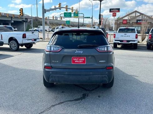 Used 2021 Jeep Cherokee Latitude Plus image 5