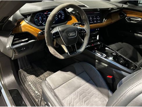 Used 2023 Audi e-tron GT Premium Plus image 21