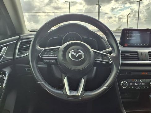 Used 2018 MAZDA MAZDA3 Grand Touring image 11