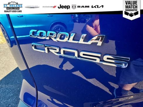Used 2022 Toyota Corolla Cross XLE w/ Convenience Package AWD/4WD image 14