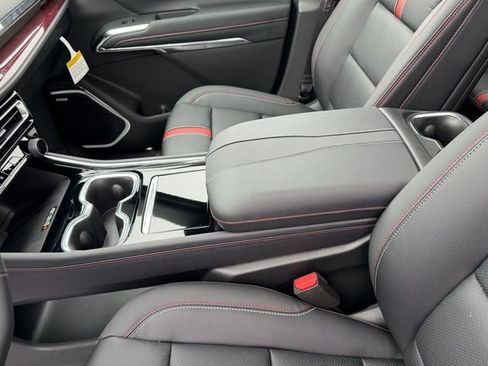 New 2026 Chevrolet Traverse RS w/ LPO, Floor Liner Package image 38
